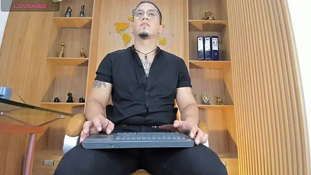 Snapshot of JoshMillerr_ chatting on 1, 6, 2026 JoshMillerr online show from 1, 6, 2026