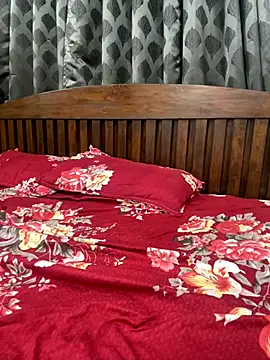 HoneyBearCpl online show from 1, 11, 2025