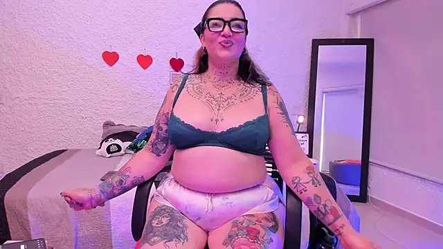 poisson ivy online show from 10, 9, 2025