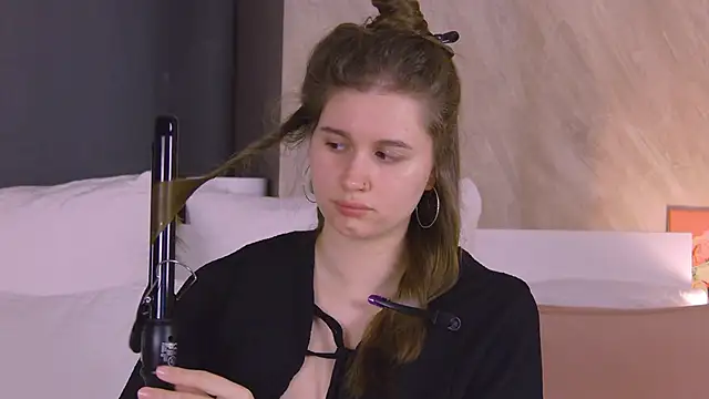 EllieHayes online show from 12, 3, 2026