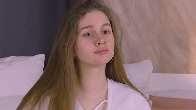 EllieHayes online show from 15, 3, 2026