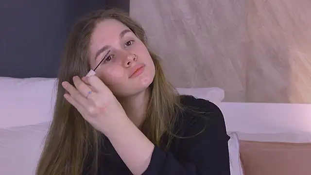 EllieHayes online show from 4, 4, 2026