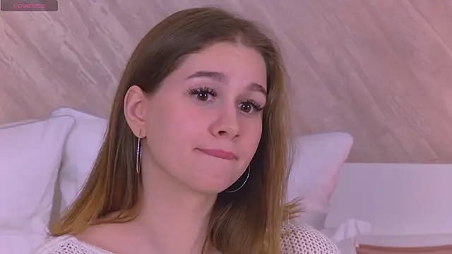 EllieHayes online show from 17, 2, 2025