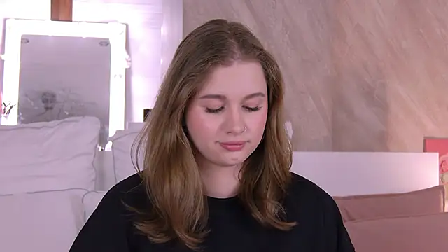 EllieHayes online show from 17, 10, 2025