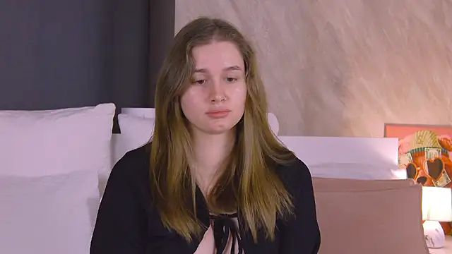 EllieHayes online show from 9, 3, 2026