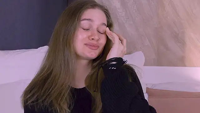 EllieHayes online show from 7, 3, 2026