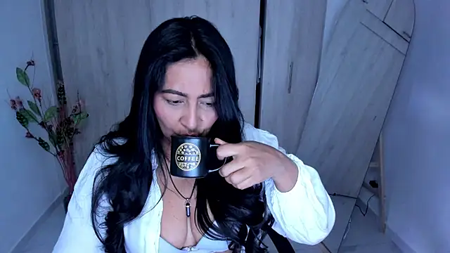 Snapshot of Adele_Sweett chatting on 15, 7, 2026 Adele Sweett online show from 15, 7, 2026