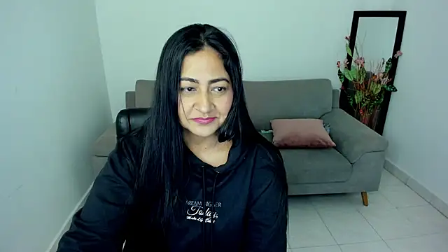 Adele Sweett online show from 19, 12, 2025