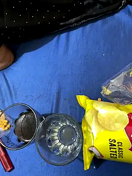 Snapshot of United3 chatting on 12, 11, 2025 United3 online show from 12, 11, 2025