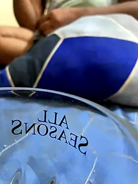 Snapshot of United3 chatting on 2, 11, 2025 United3 online show from 2, 11, 2025