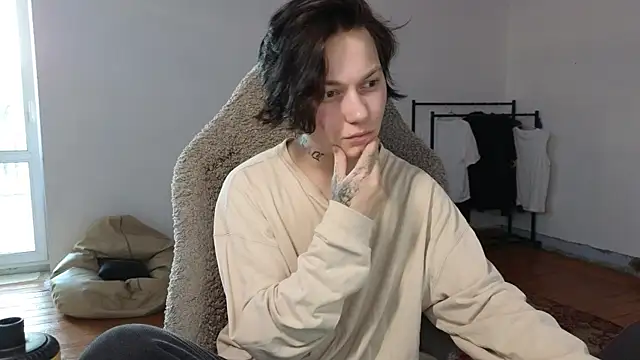 Snapshot of esajukyy chatting on 8, 7, 2026 esajukyy online show from 8, 7, 2026