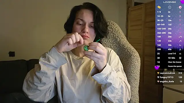 esajukyy online show from 4, 3, 2026