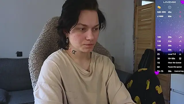 esajukyy online show from 15, 4, 2026