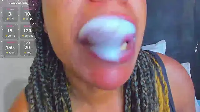 KamariaFyre online show from 14, 10, 2025