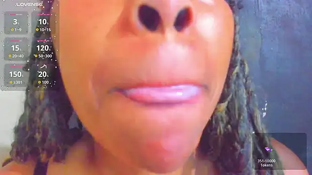 KamariaFyre online show from 3, 11, 2025