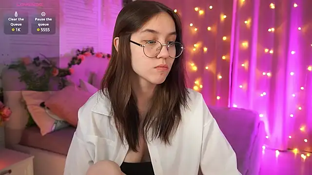 AmeliaMead online show from 9, 3, 2025