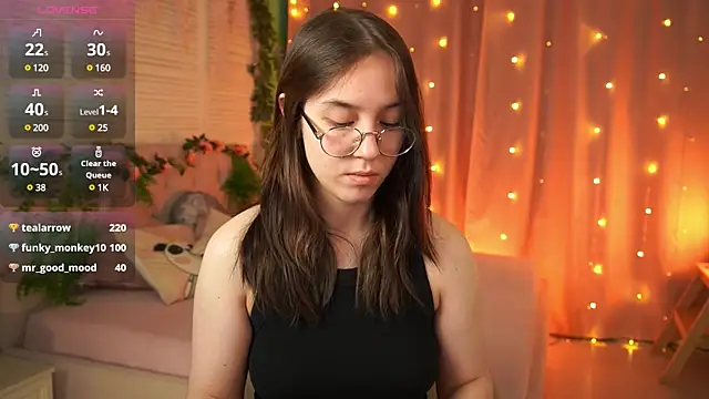 AmeliaMead online show from 4, 3, 2025