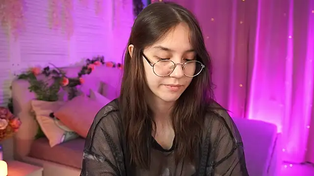 AmeliaMead online show from 7, 3, 2025