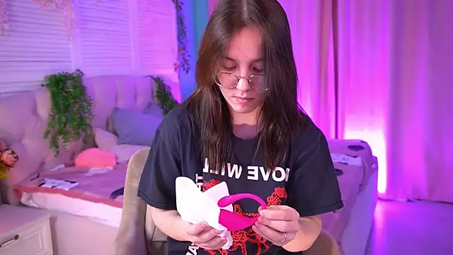 AmeliaMead online show from 18, 1, 2025