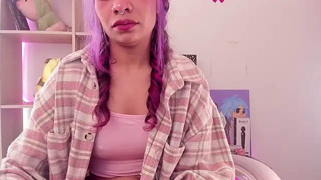 KatieSimpson  online show from 23, 12, 2024