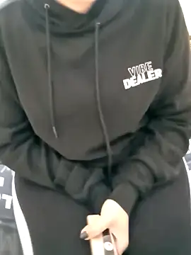 Snapshot of ShadiaStar chatting on 26, 11, 2025 ShadiaStar online show from 26, 11, 2025