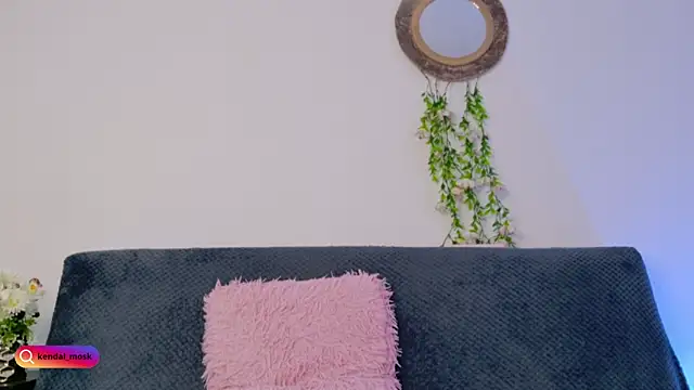 Kendal Mosk online show from 18, 4, 2026