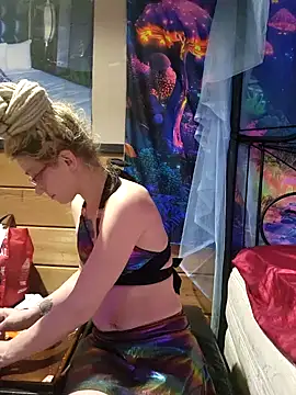 Stonermama666420 online show from 27, 2, 2025