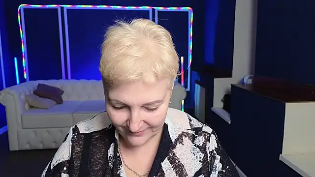 Sandra Snow online show from 8, 2, 2025