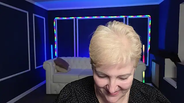 Sandra Snow online show from 6, 2, 2025