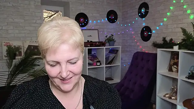 Sandra Snow online show from 22, 1, 2025