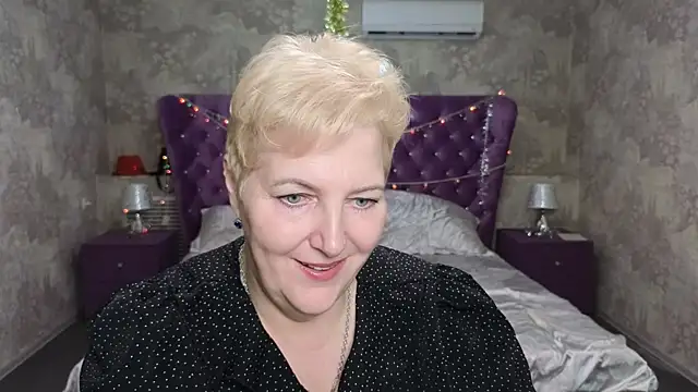 Sandra Snow online show from 16, 1, 2025