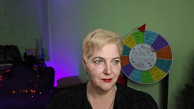 Sandra Snow online show from 20, 2, 2025