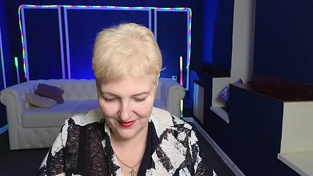 Sandra Snow online show from 8, 2, 2025