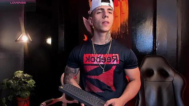 Flynn Riider online show from 3, 2, 2026