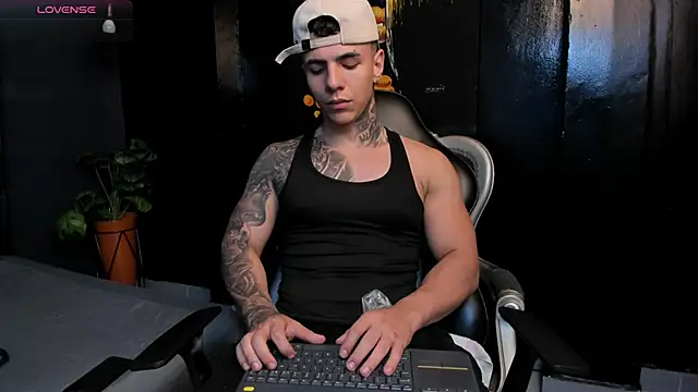 Flynn Riider online show from 25, 11, 2025