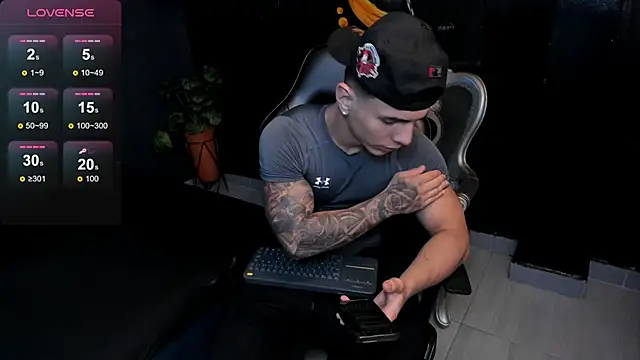 Flynn Riider online show from 27, 10, 2025