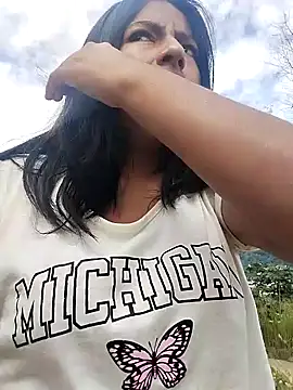 Danna-linyi online show from 6, 2, 2025