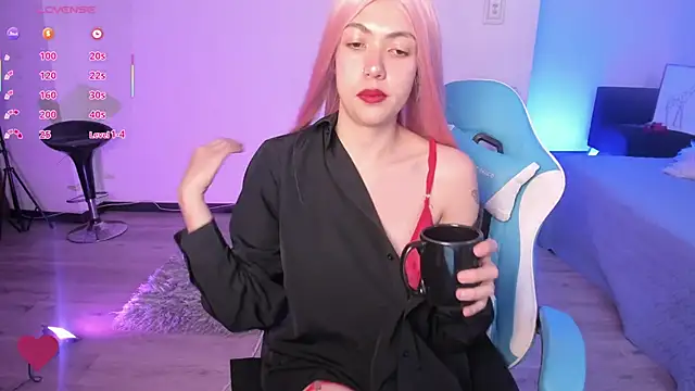 Aurora Hotson online show from 5, 3, 2025