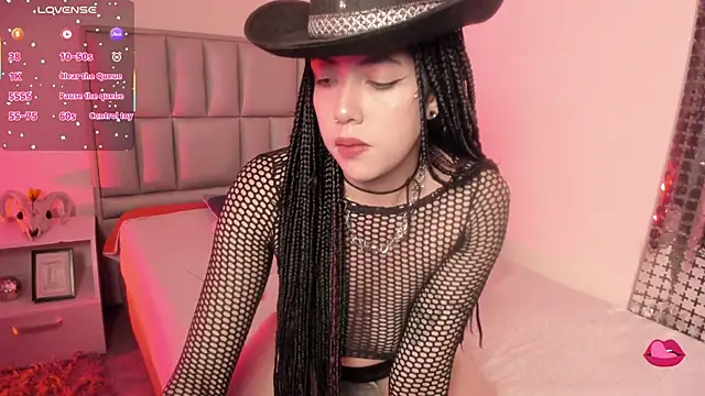 Aurora Hotson online show from 26, 9, 2025