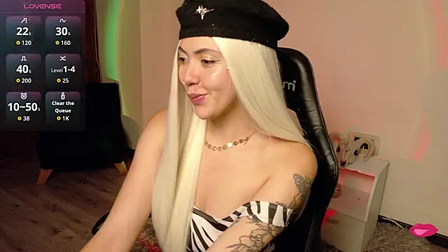 Aurora Hotson online show from 11, 11, 2025