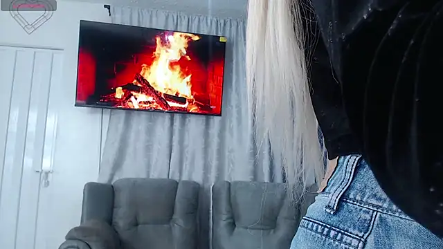  Natassia Dreams online show from 23, 2, 2025