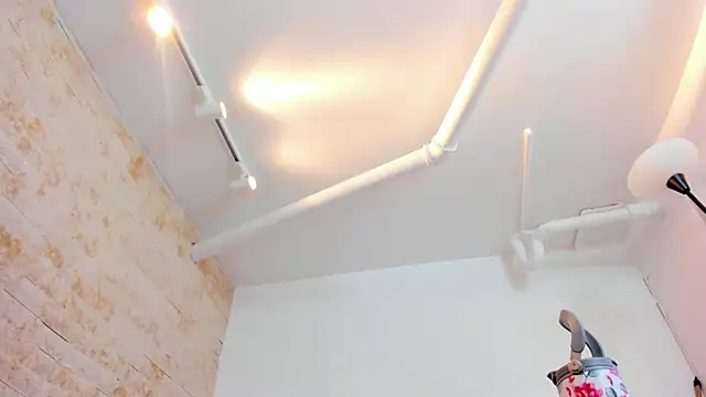 mia roldan  online show from 17, 12, 2025