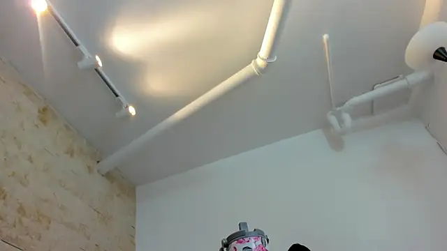 mia roldan  online show from 18, 12, 2025