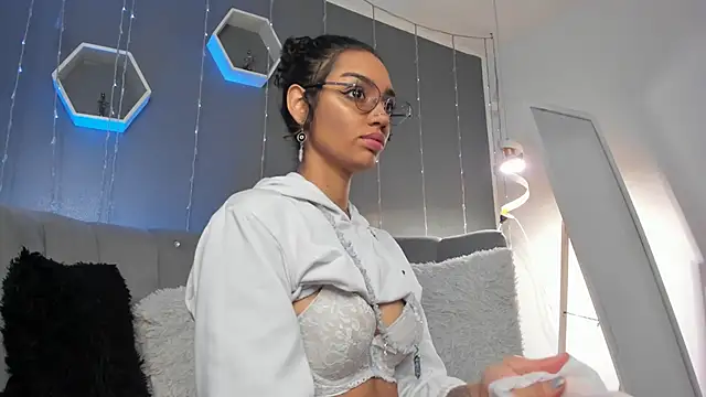 slutty venus online show from 1, 3, 2025