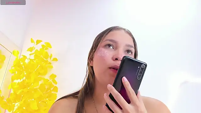 Snapshot of HaleyAmaya chatting on 15, 6, 2026 HaleyAmaya online show from 15, 6, 2026