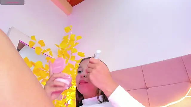 HaleyAmaya online show from 17, 4, 2026