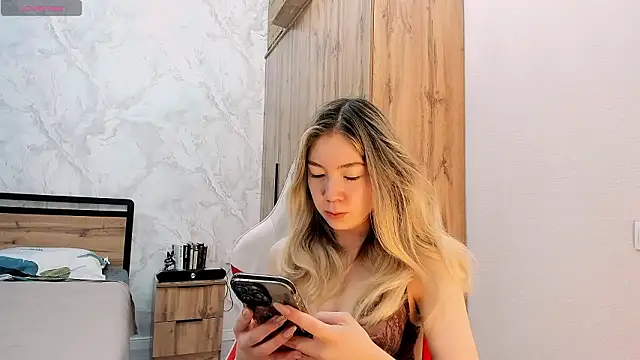 Snapshot of Babby_Rabbit chatting on 4, 3, 2026 Babby Rabbit online show from 4, 3, 2026