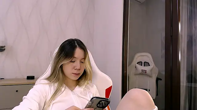 Babby Rabbit online show from 18, 11, 2025