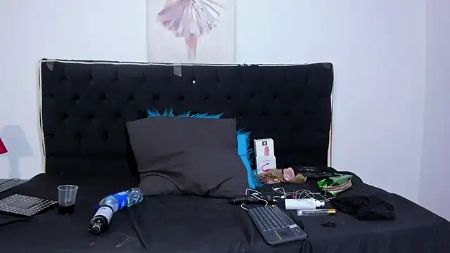 Snapshot of Salome_Whiter chatting on 8, 11, 2025 Salome Whiter online show from 8, 11, 2025