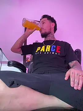 Junihn0 online show from 9, 10, 2025